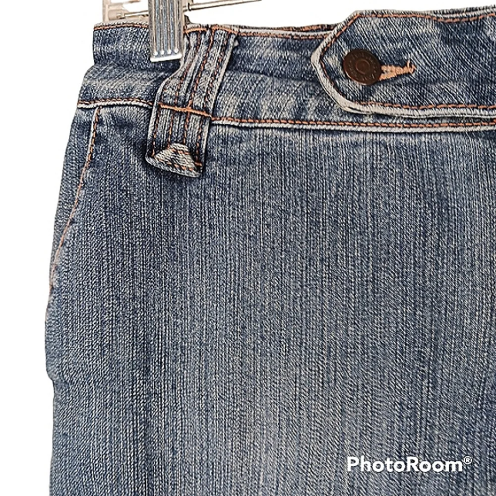ZENA JEANS Jeans Shorts Size 8 Stretch High Waist Longer Leg